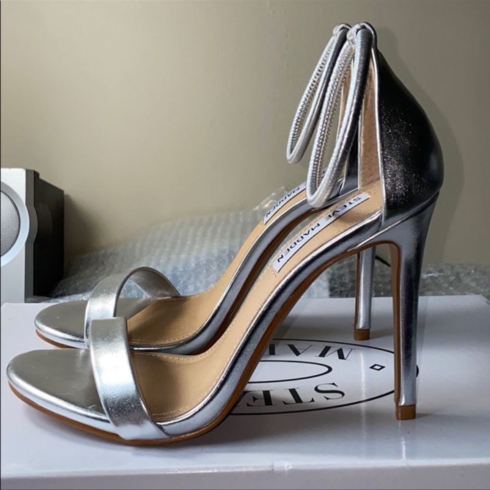 Steve Madden silver classic heels